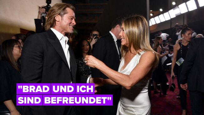 Jennifer Aniston erzählt, dass sie und Brad Pitt 'Freunde' sind und 'miteinander sprechen'